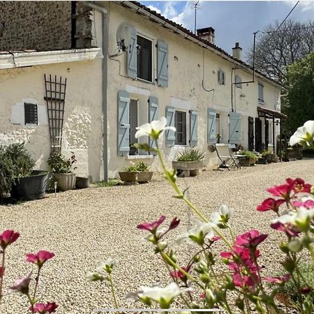 Le Jardin De Rose 24 Feuillebert Romagne 86700 Bed & Breakfast ภายนอก รูปภาพ