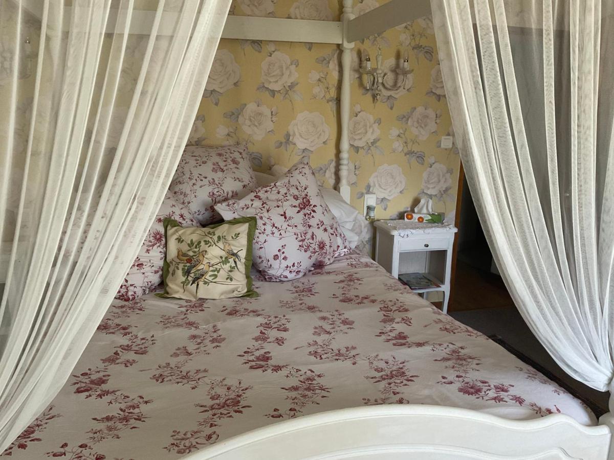 Le Jardin De Rose 24 Feuillebert Romagne 86700 Bed & Breakfast ภายนอก รูปภาพ